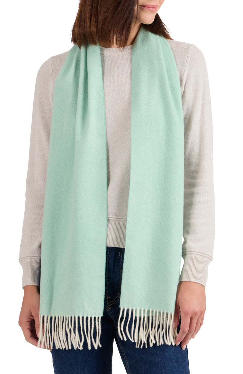 model wearing CASHMERE MELANGE SOLID SCARF in light green