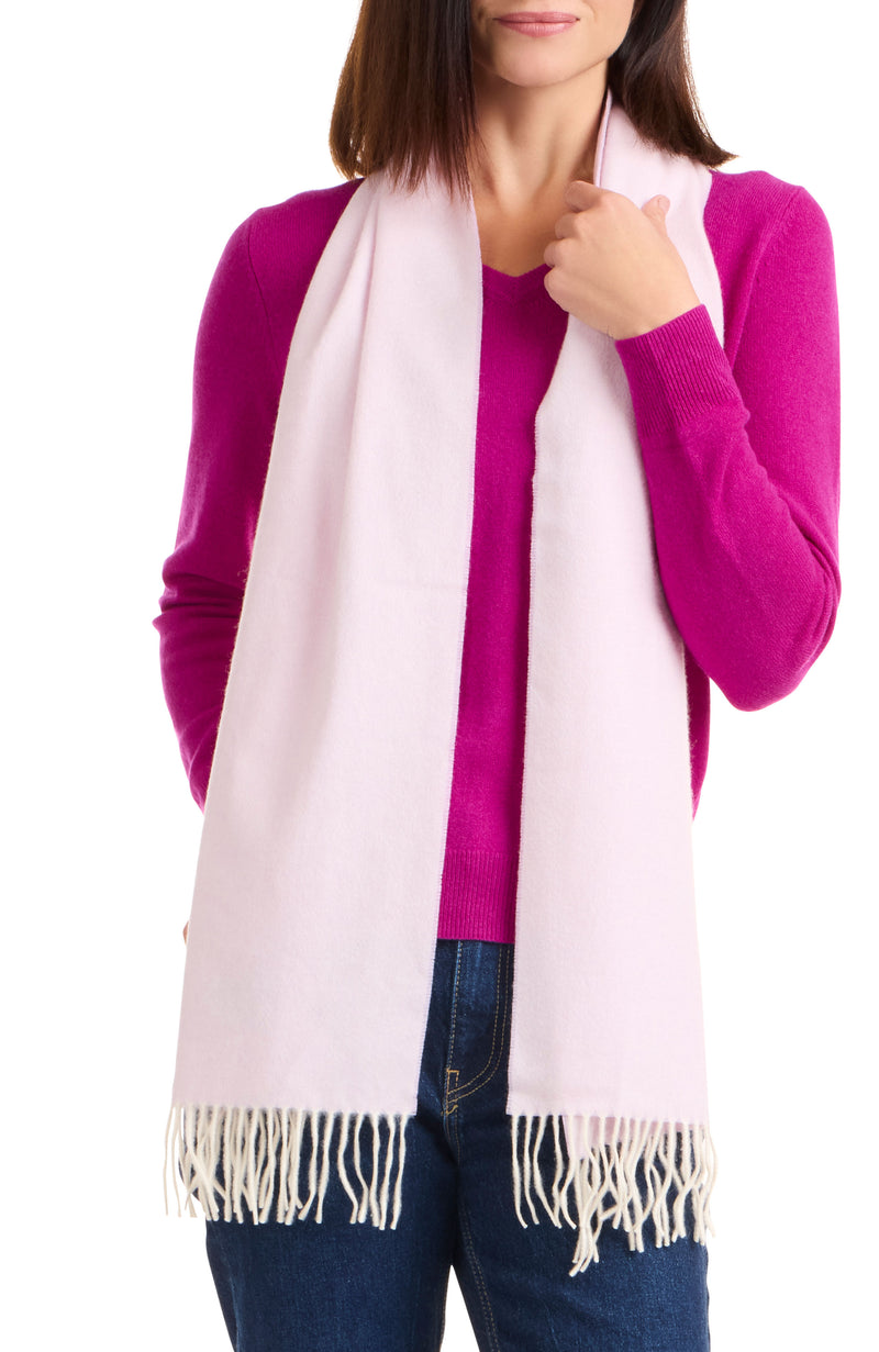 model wearing CASHMERE MELANGE SOLID SCARF in light purple