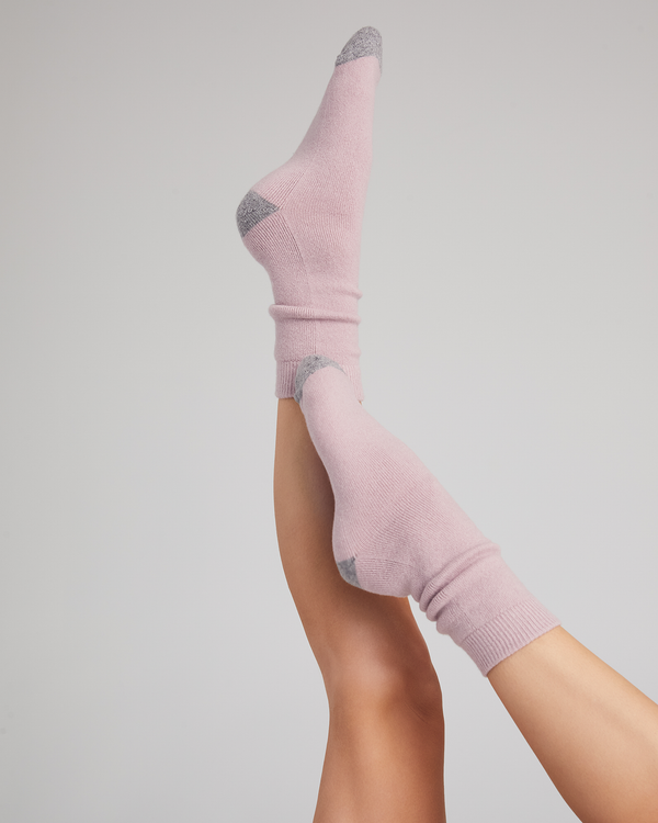 cashmere socks in pink